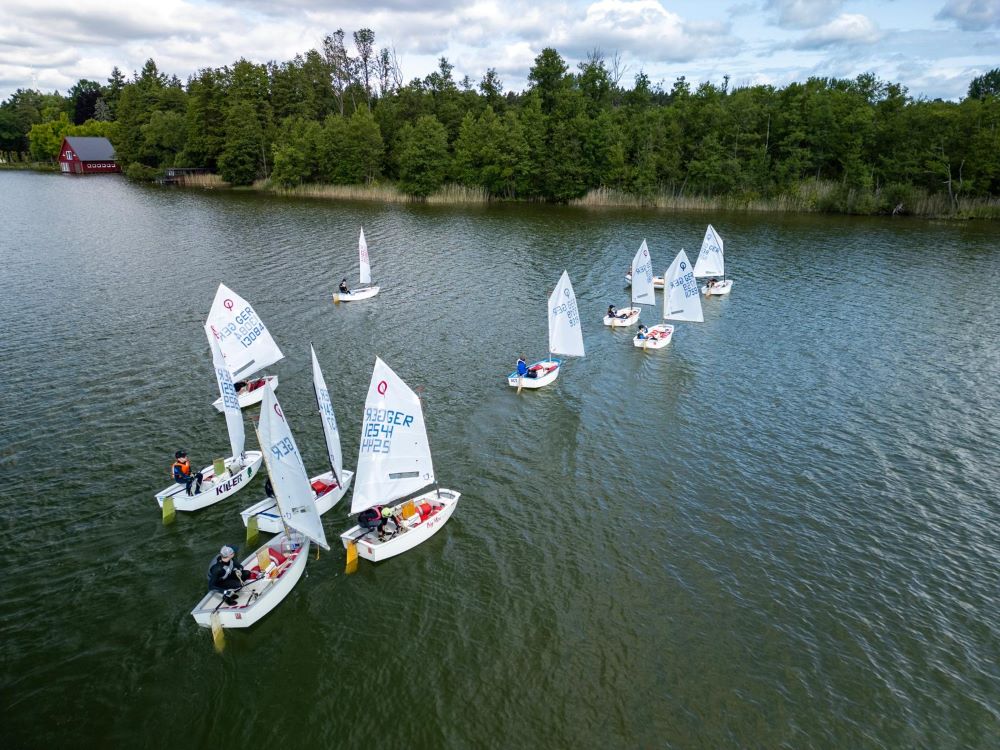 Regatta_6 Vereine, 4 Tage Das Segelcamp in Lychen ist heute zu Ende gegangen, der WSC Nachwuchs 6 Kinder von uns waren dabei hat sich sehr gut gemacht.