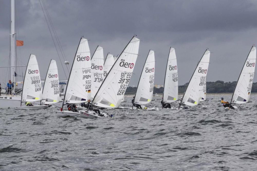 Warnemünder Woche-Der Start war noch top. stürmische Verhältnisse für den WSC