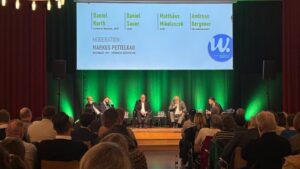 Podiumsdiskussion_4 Kandidaten